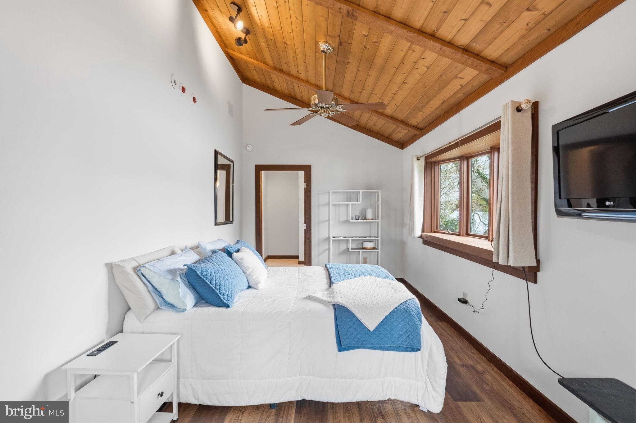 PORT INDIAN - Residential