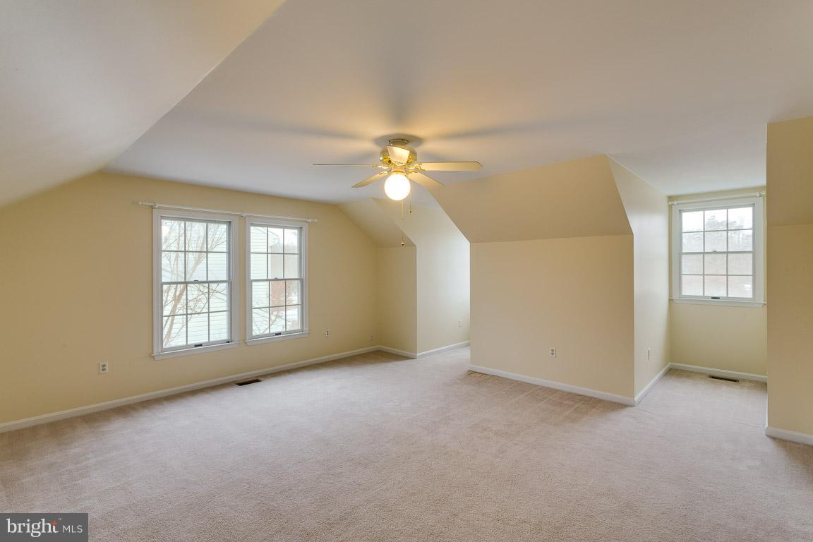 HAMPTON OAKS - Residential