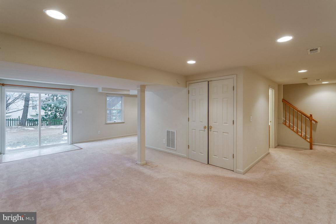 HAMPTON OAKS - Residential