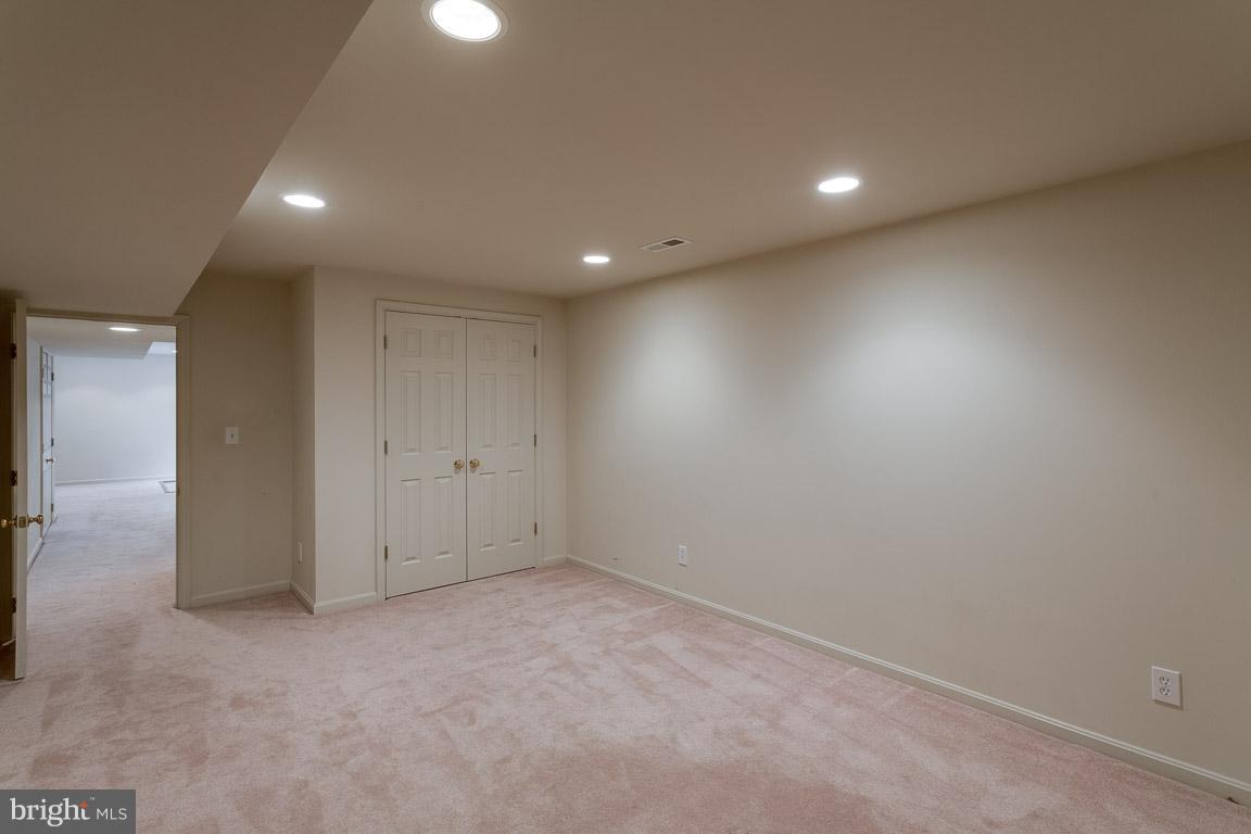 HAMPTON OAKS - Residential