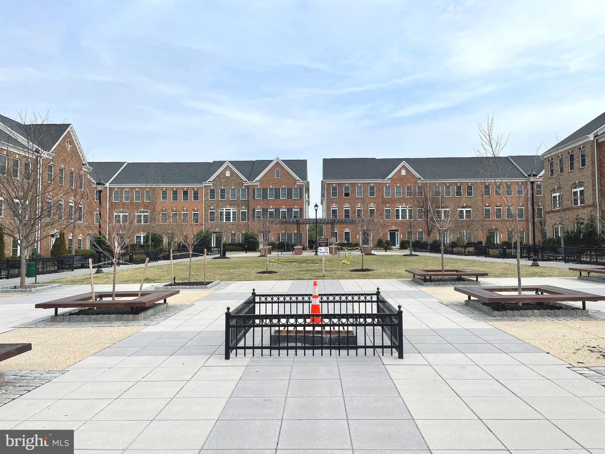 DISCOVERY SQUARE - Residential