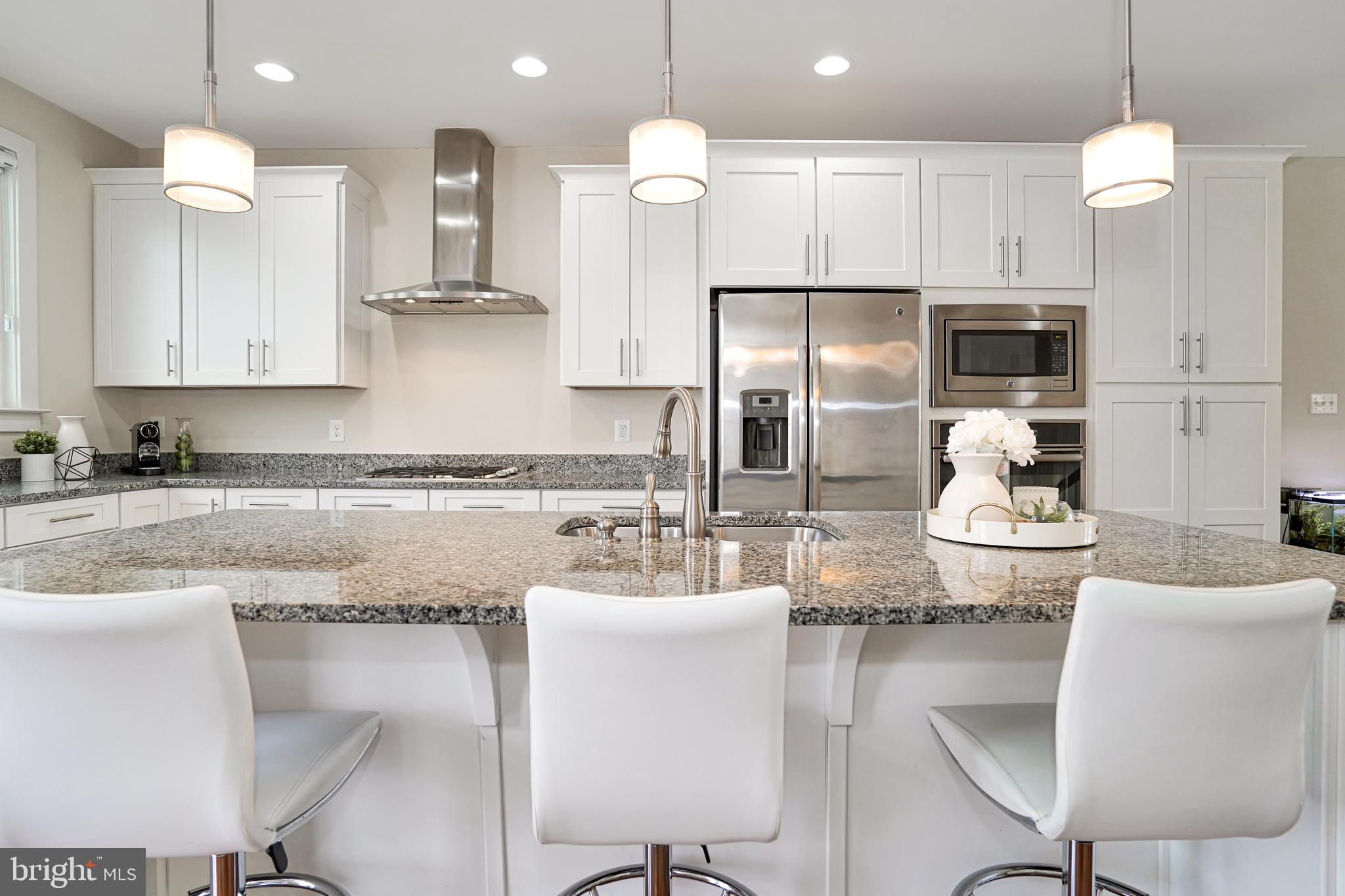 DISCOVERY SQUARE - Residential