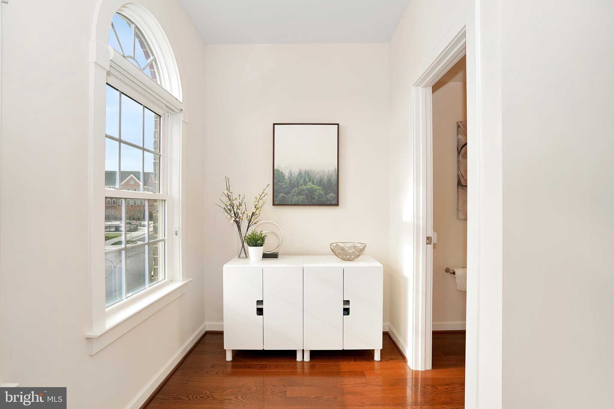 DISCOVERY SQUARE - Residential