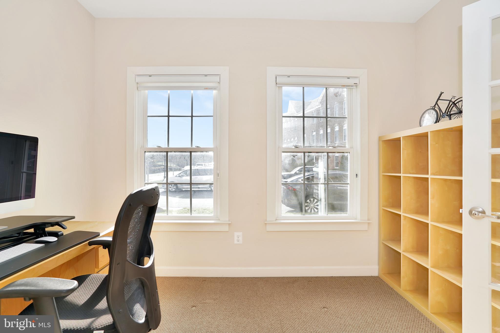 DISCOVERY SQUARE - Residential