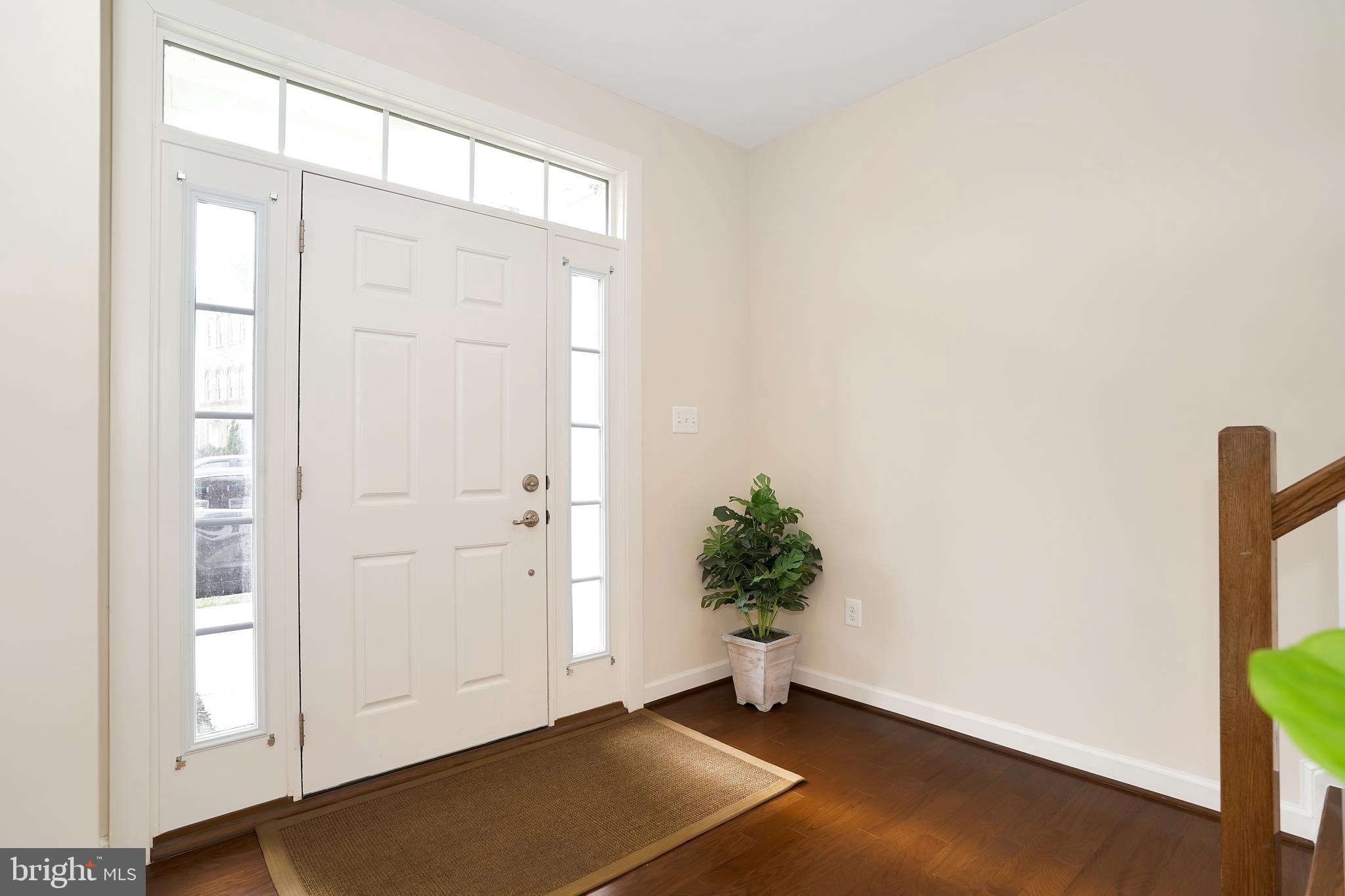 DISCOVERY SQUARE - Residential