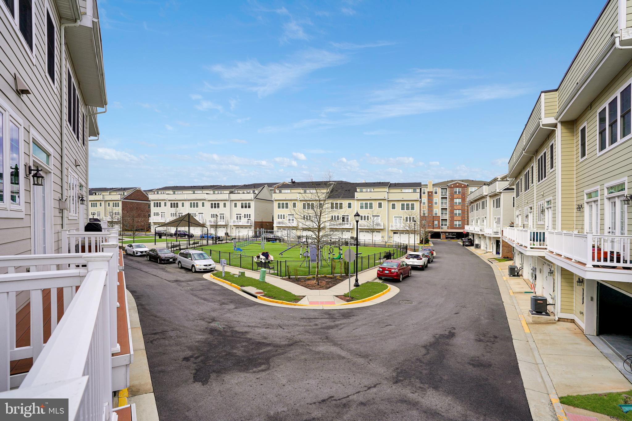 DISCOVERY SQUARE - Residential