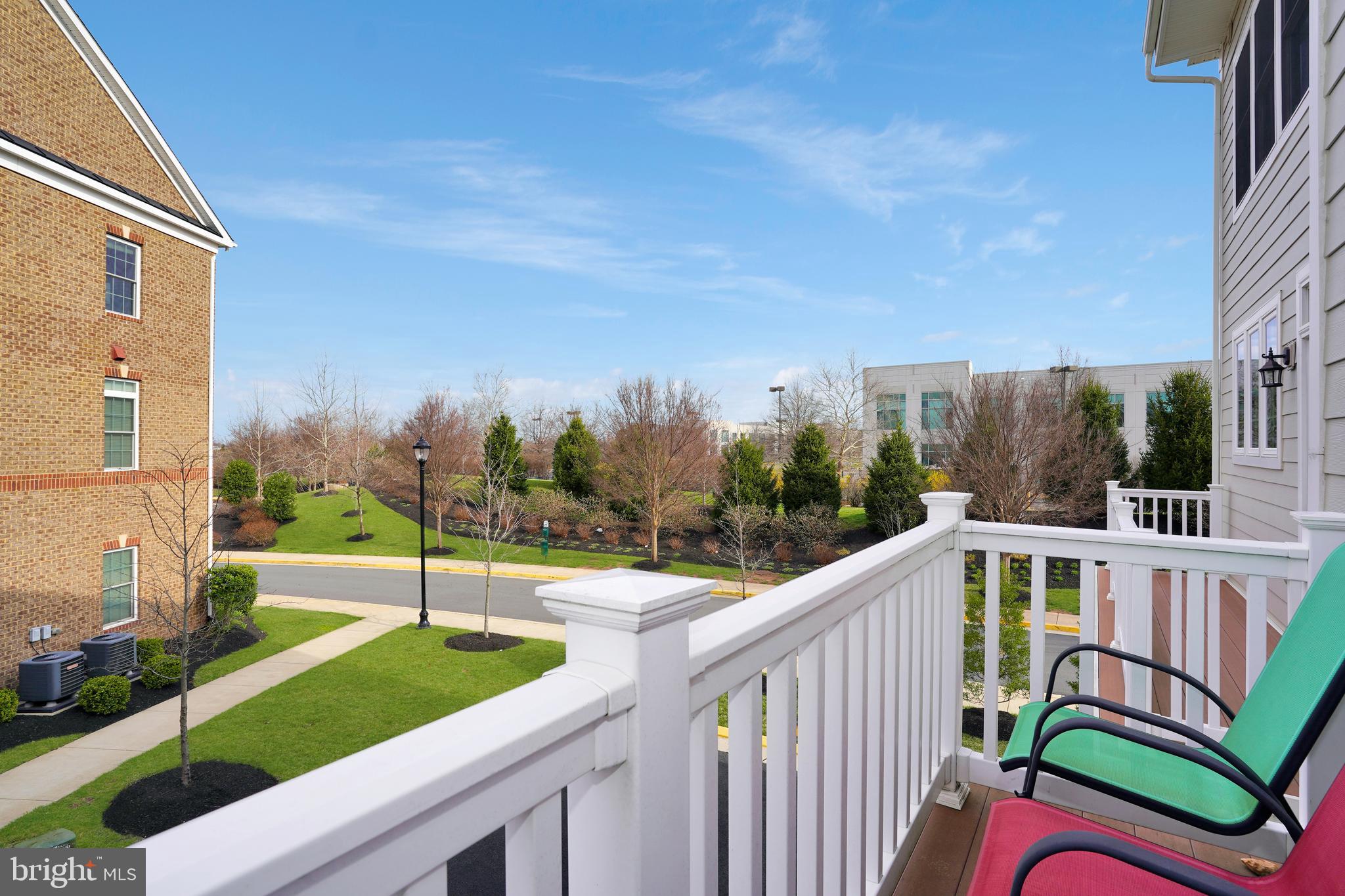 DISCOVERY SQUARE - Residential