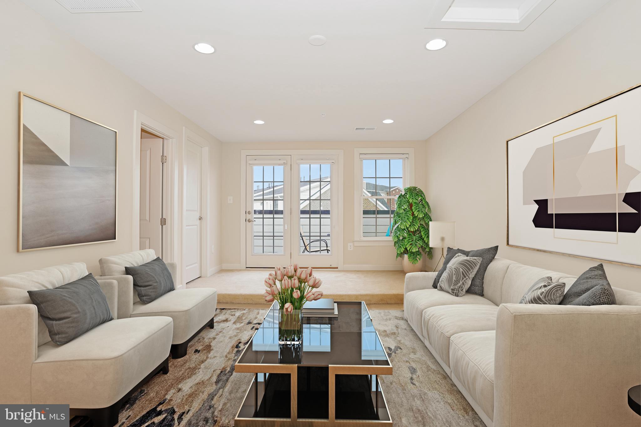 DISCOVERY SQUARE - Residential