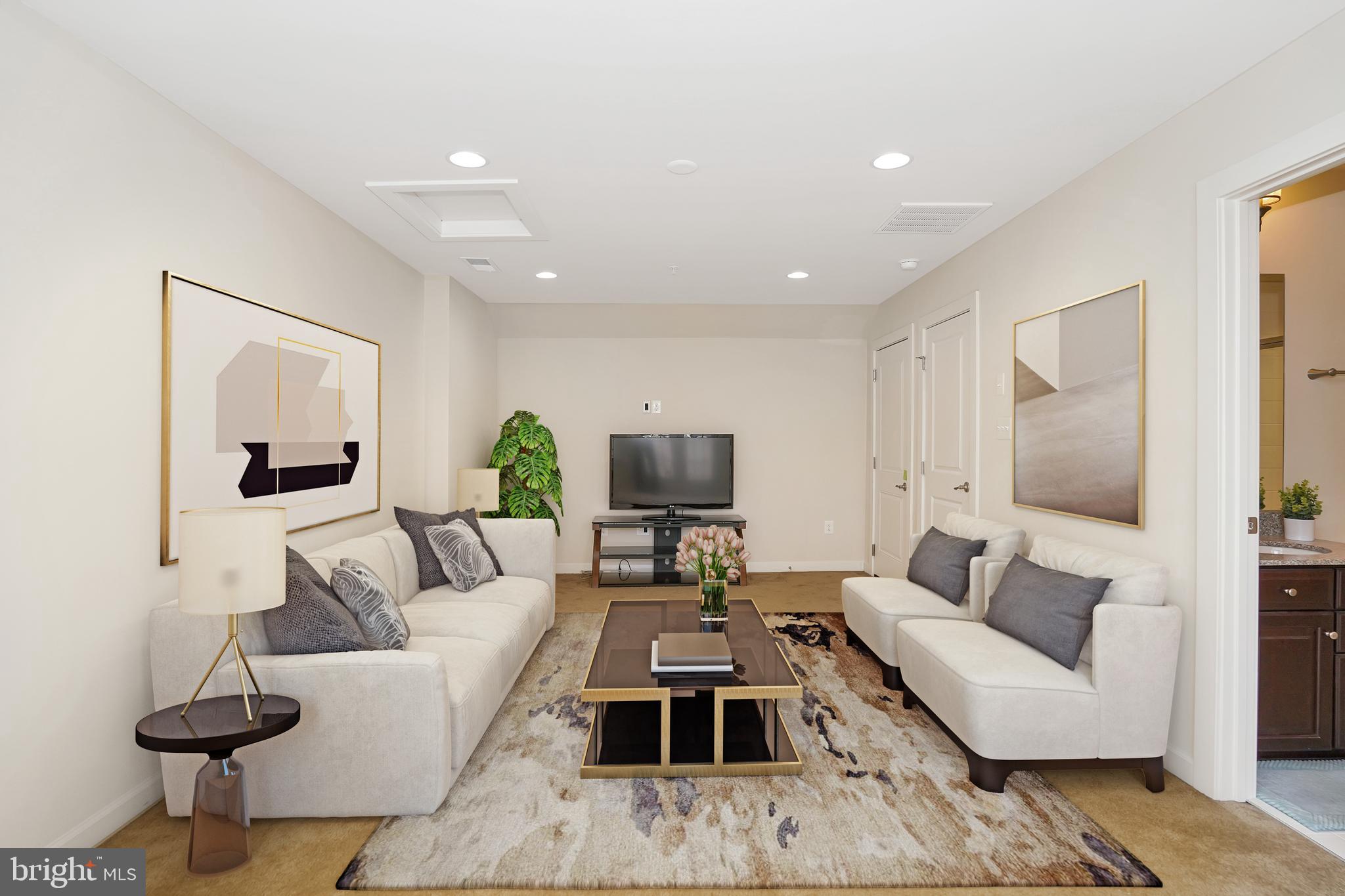 DISCOVERY SQUARE - Residential