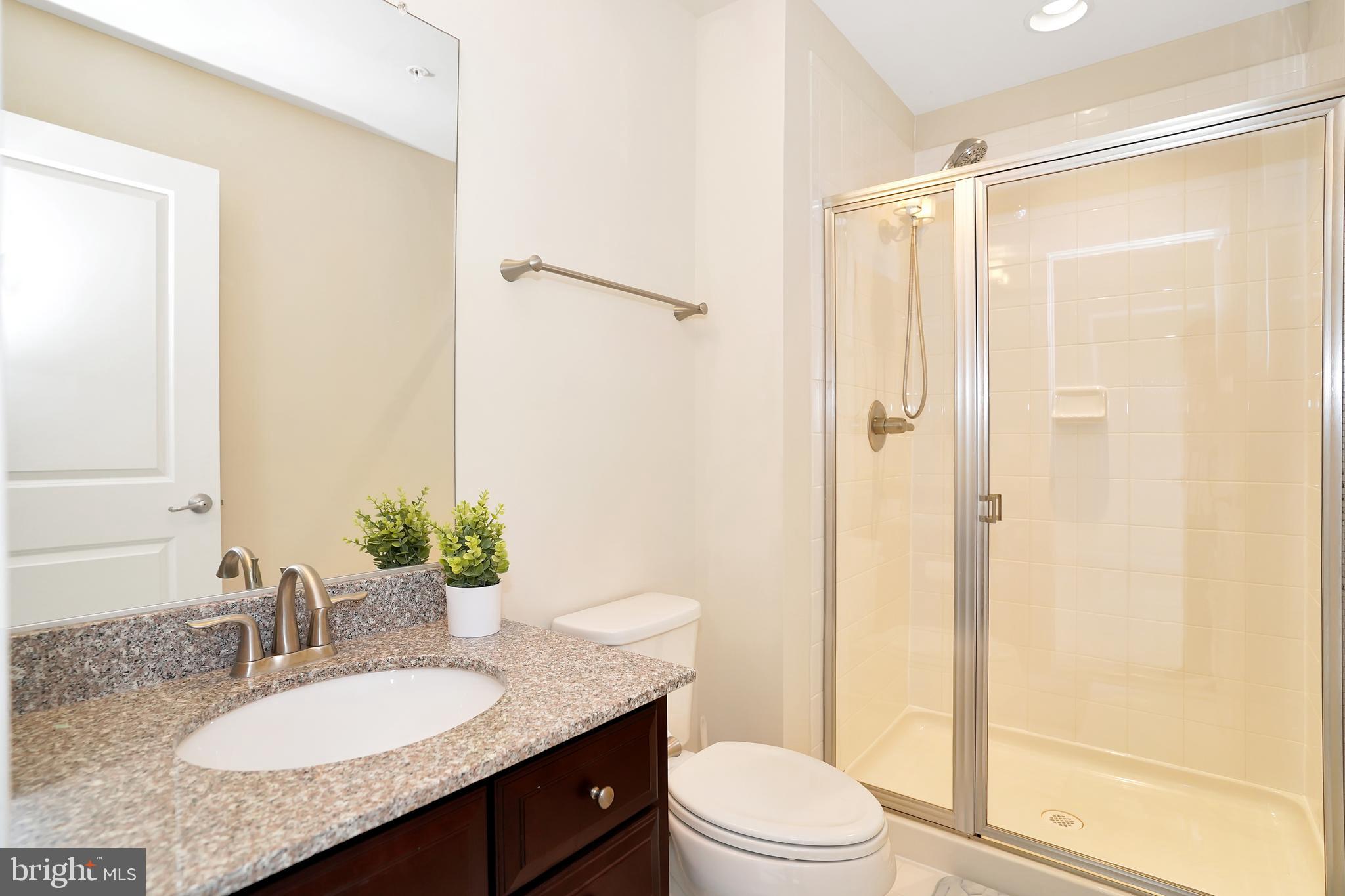 DISCOVERY SQUARE - Residential