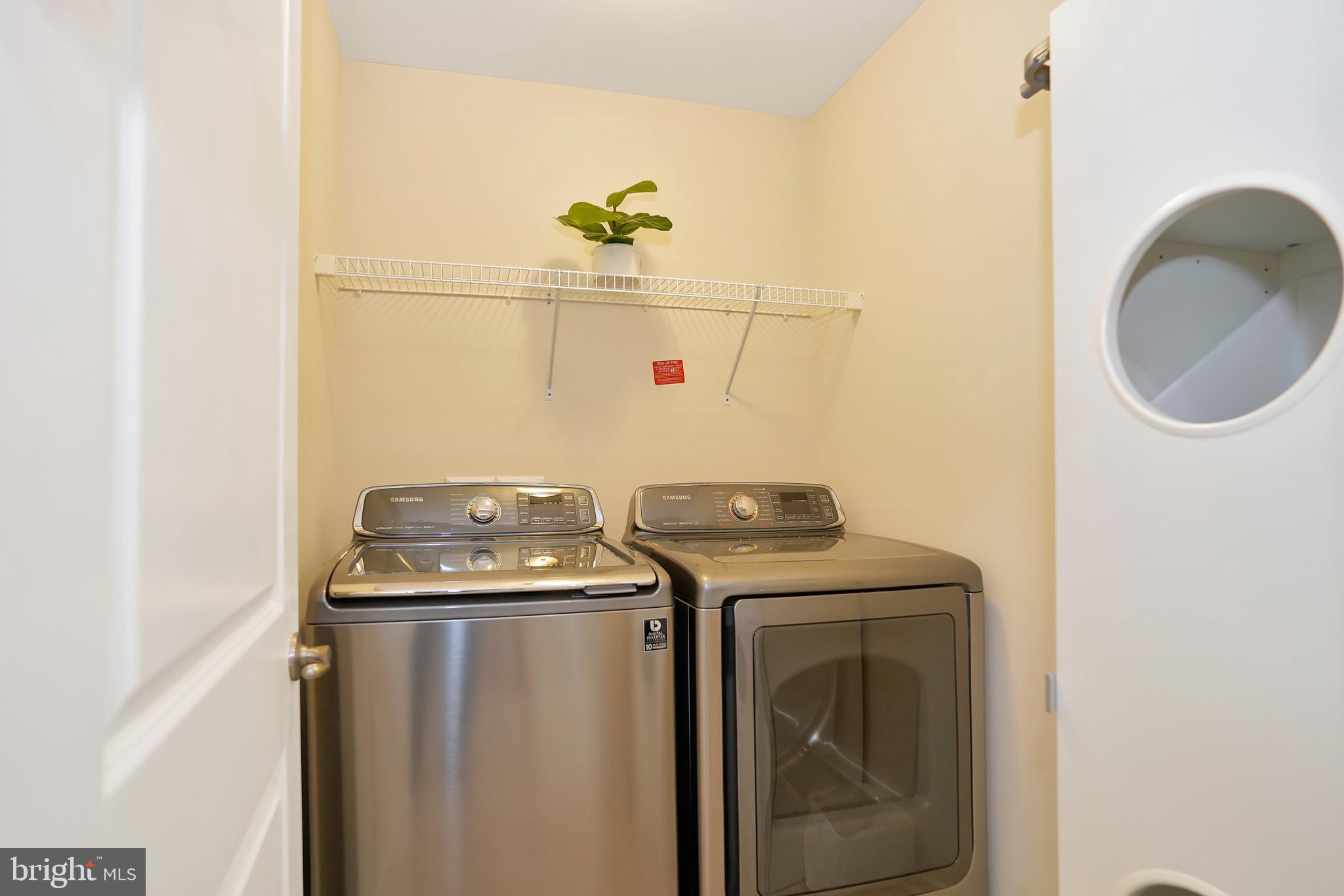 DISCOVERY SQUARE - Residential