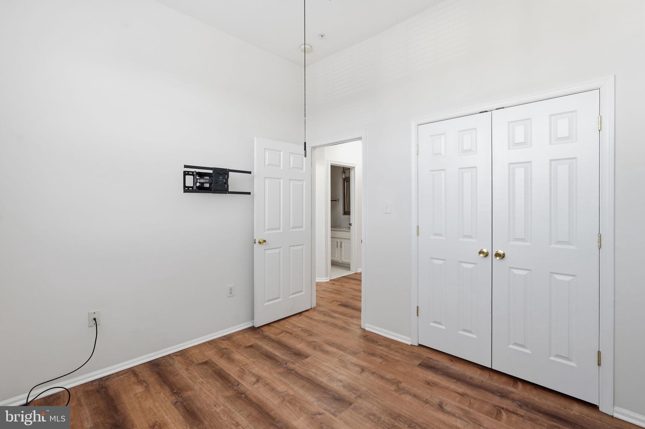 THE TOWNES CONDOMINIUM - Residential