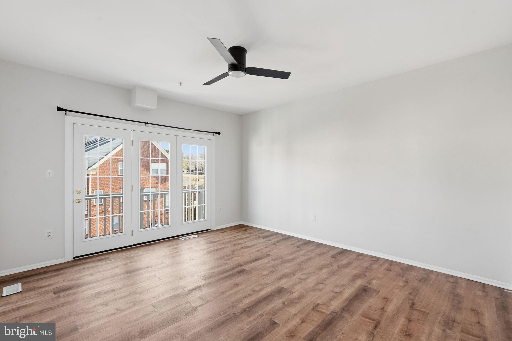 THE TOWNES CONDOMINIUM - Residential