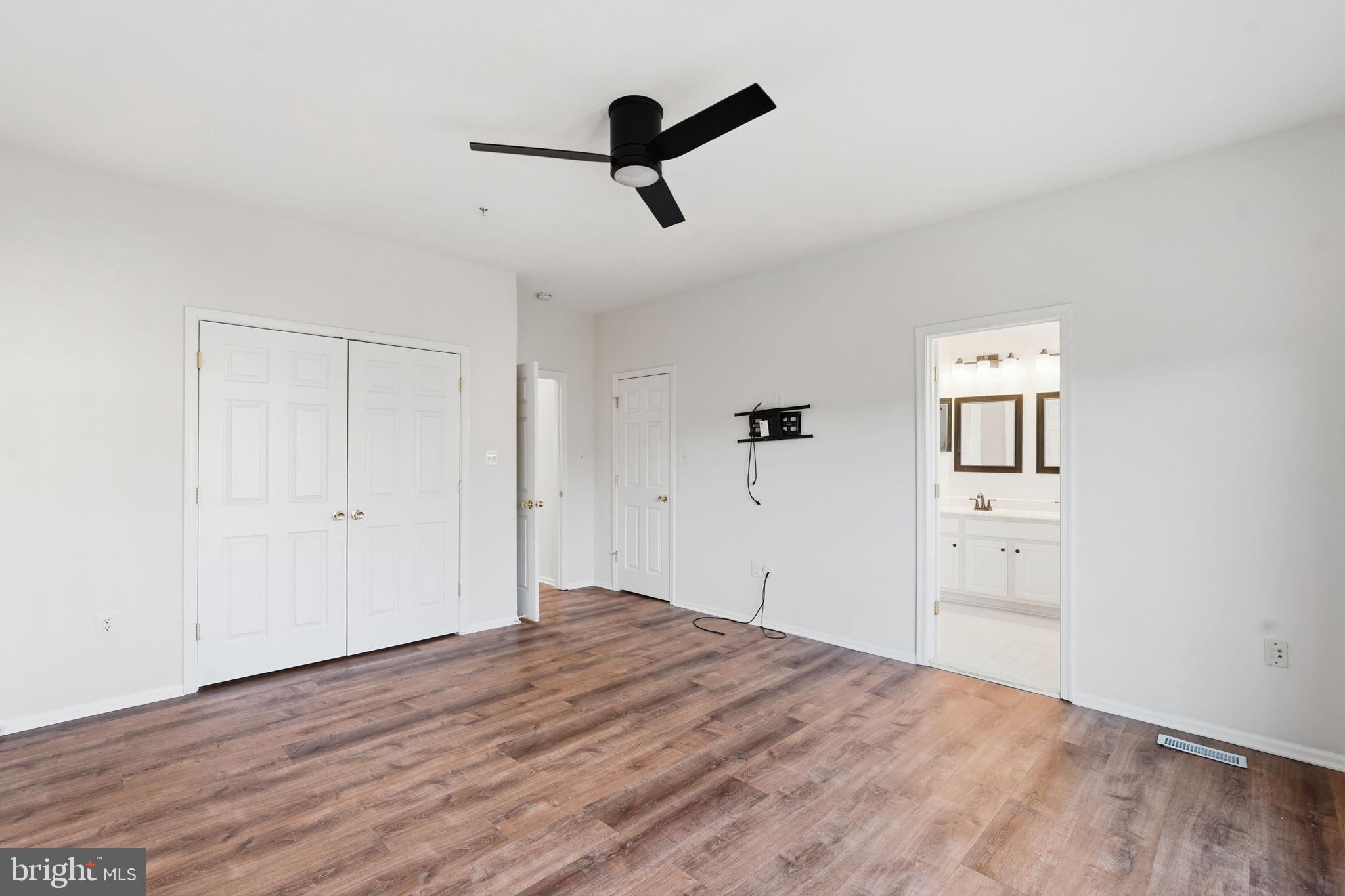 THE TOWNES CONDOMINIUM - Residential