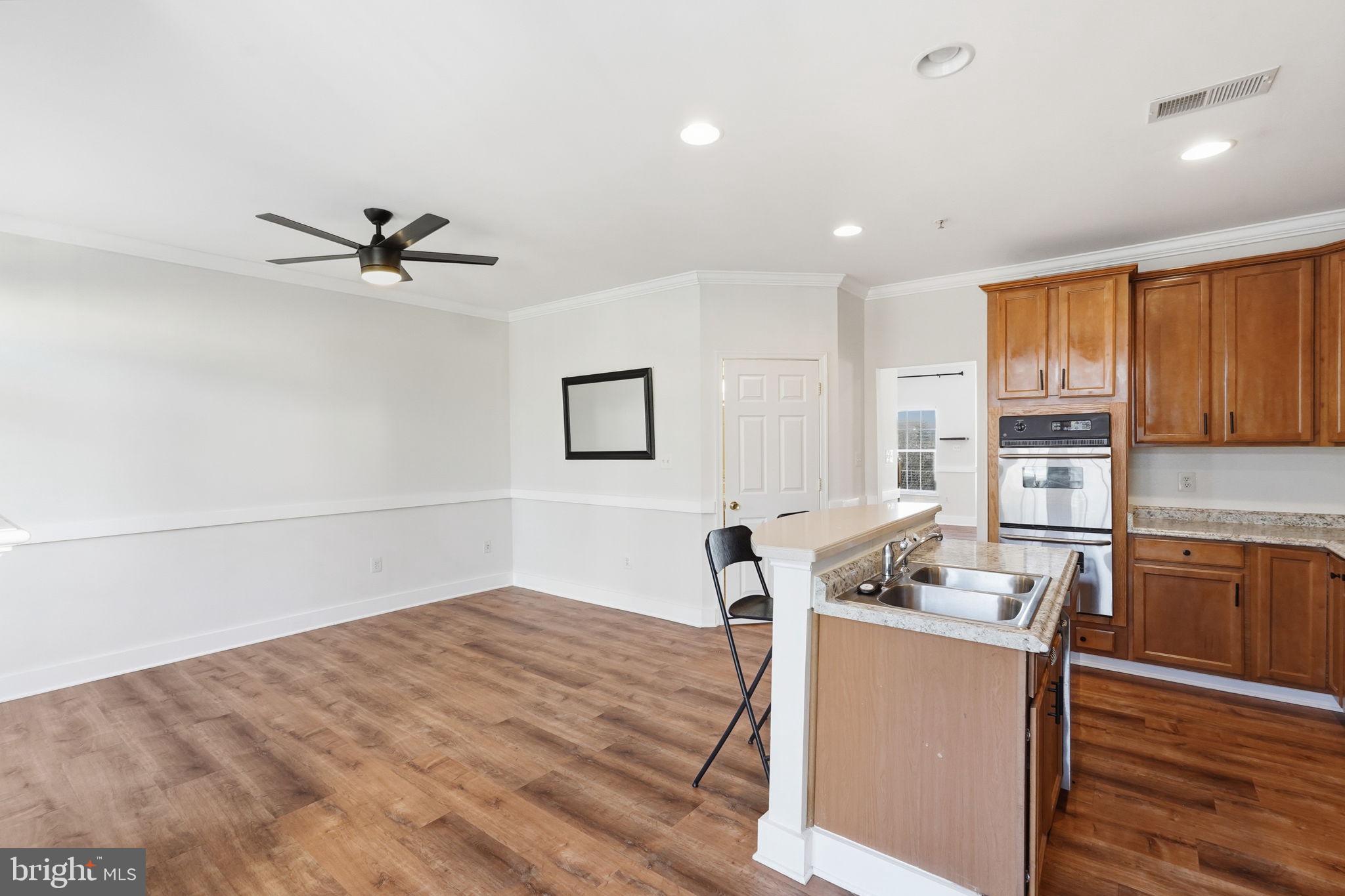 THE TOWNES CONDOMINIUM - Residential