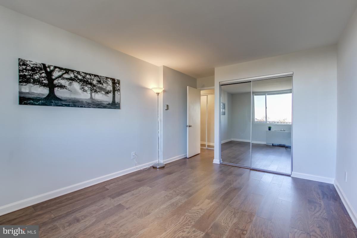 YORKTOWN CONDOMINIUM - Residential