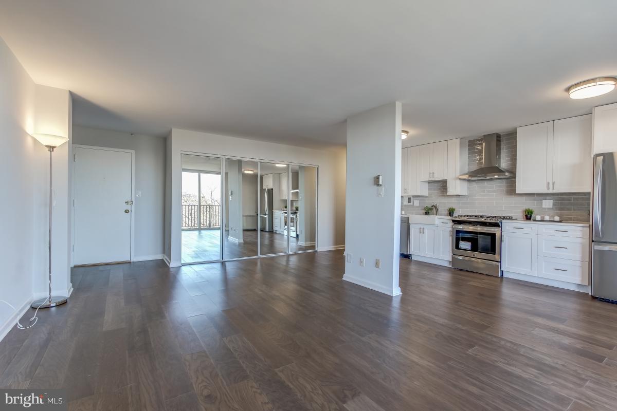 YORKTOWN CONDOMINIUM - Residential