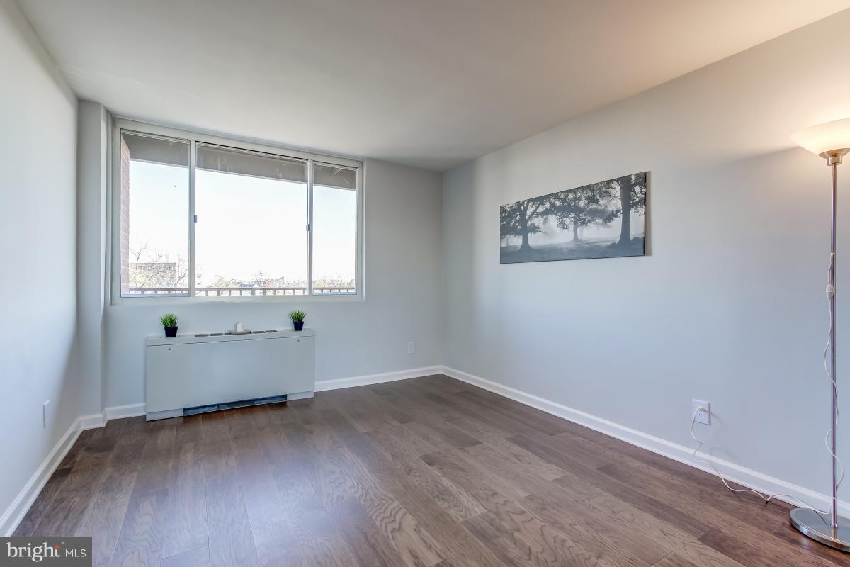 YORKTOWN CONDOMINIUM - Residential