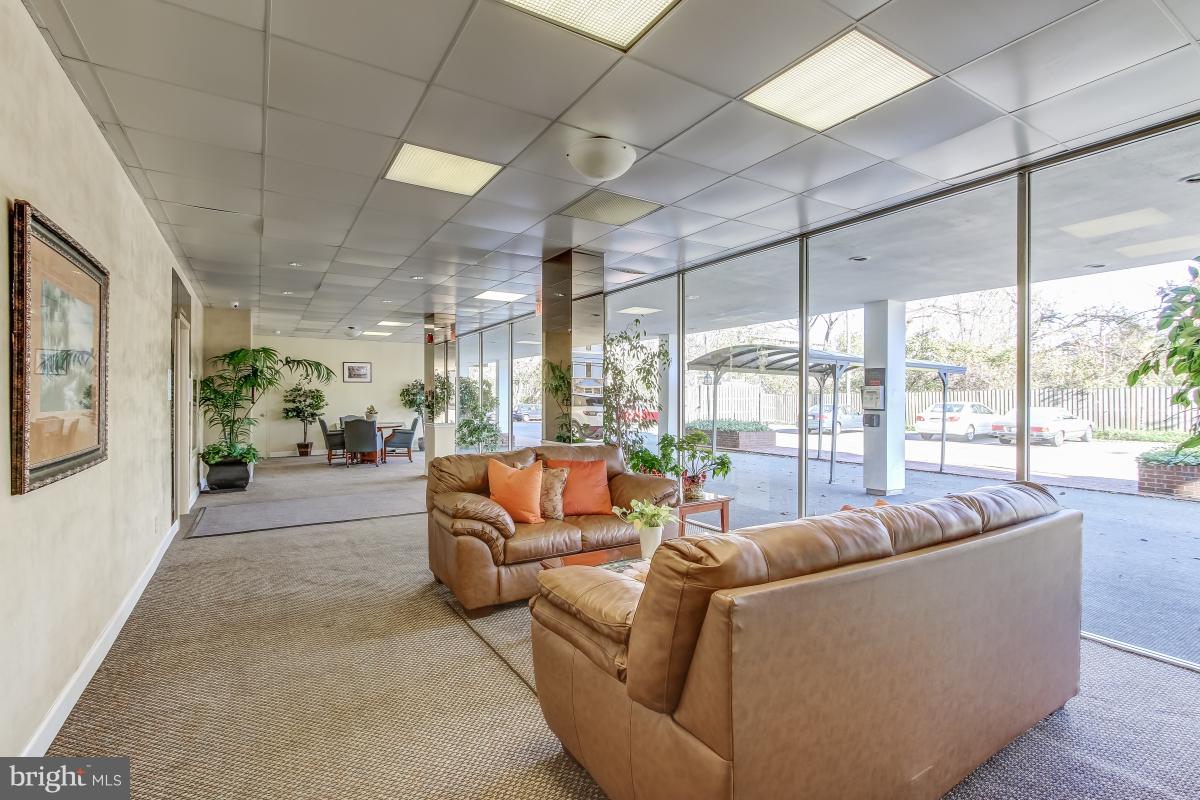 YORKTOWN CONDOMINIUM - Residential