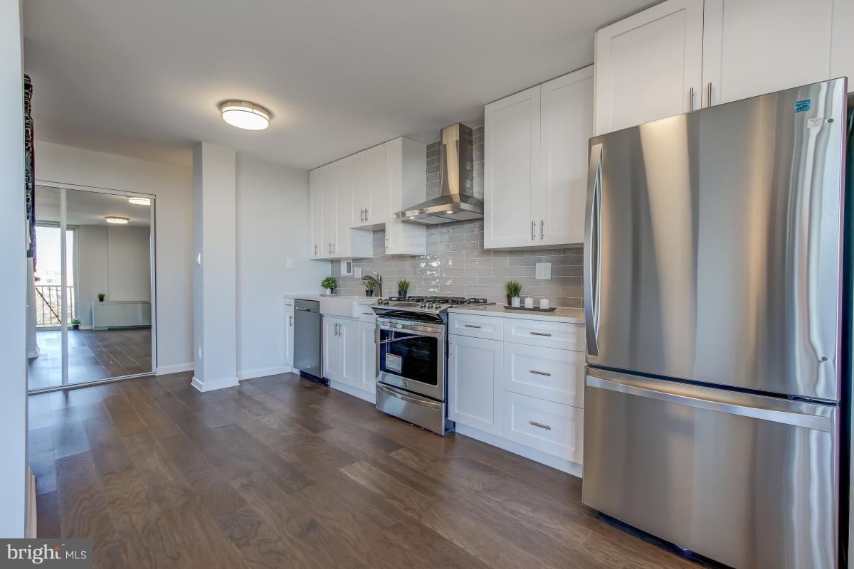 YORKTOWN CONDOMINIUM - Residential