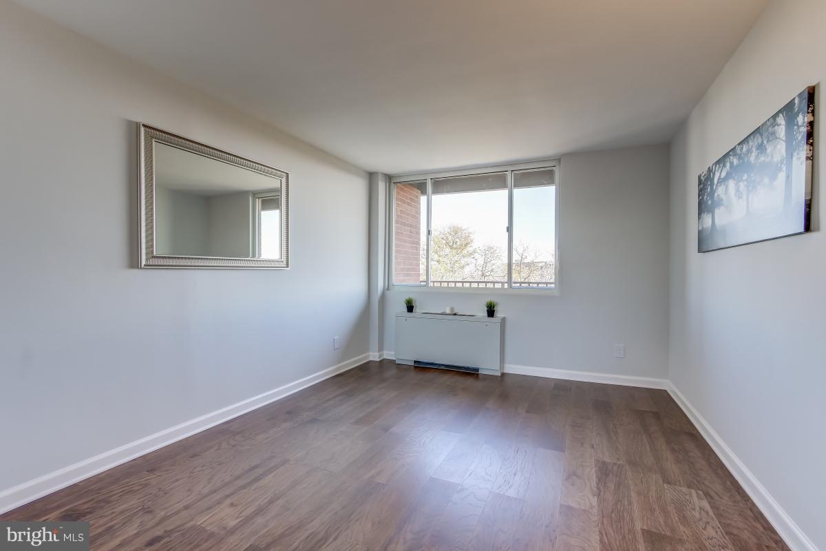 YORKTOWN CONDOMINIUM - Residential