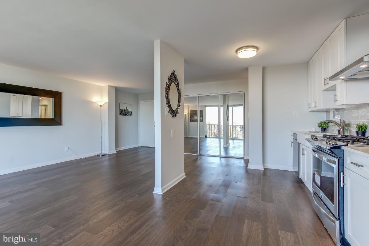 YORKTOWN CONDOMINIUM - Residential