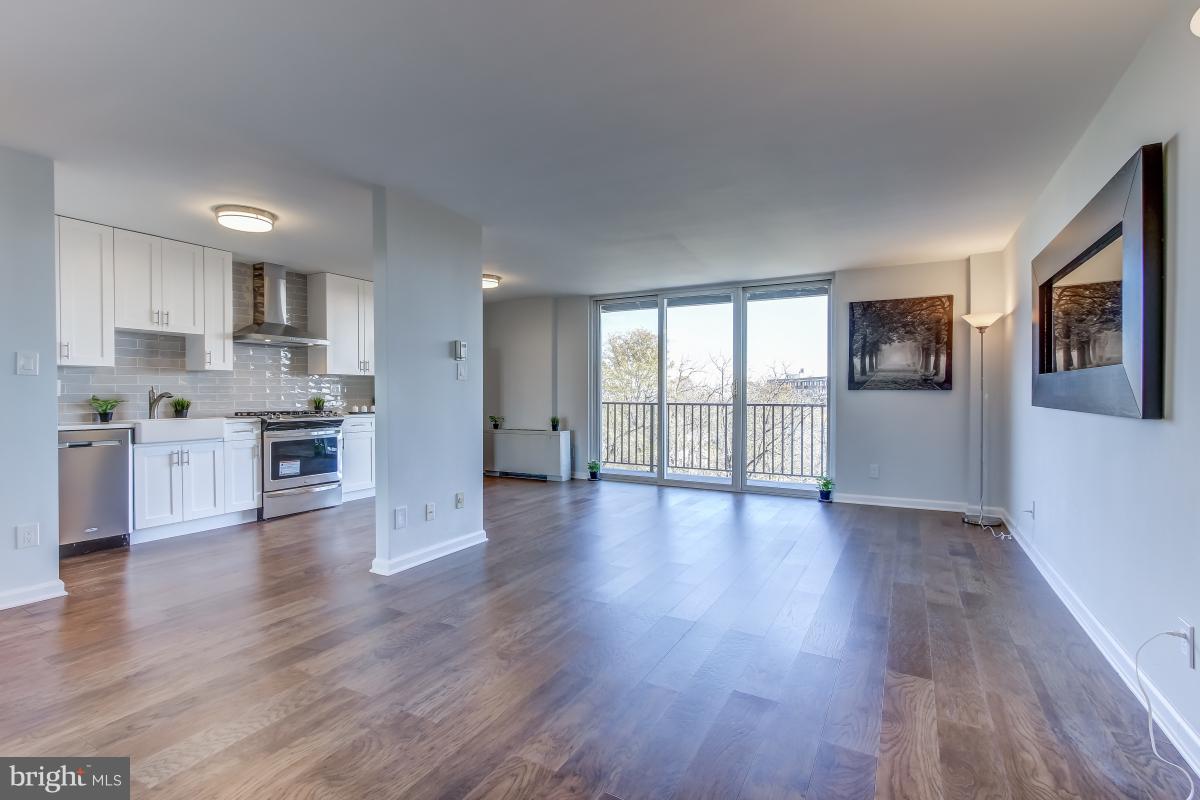 YORKTOWN CONDOMINIUM - Residential