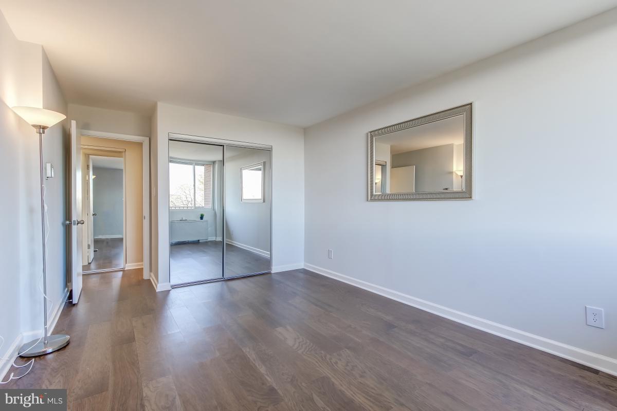 YORKTOWN CONDOMINIUM - Residential