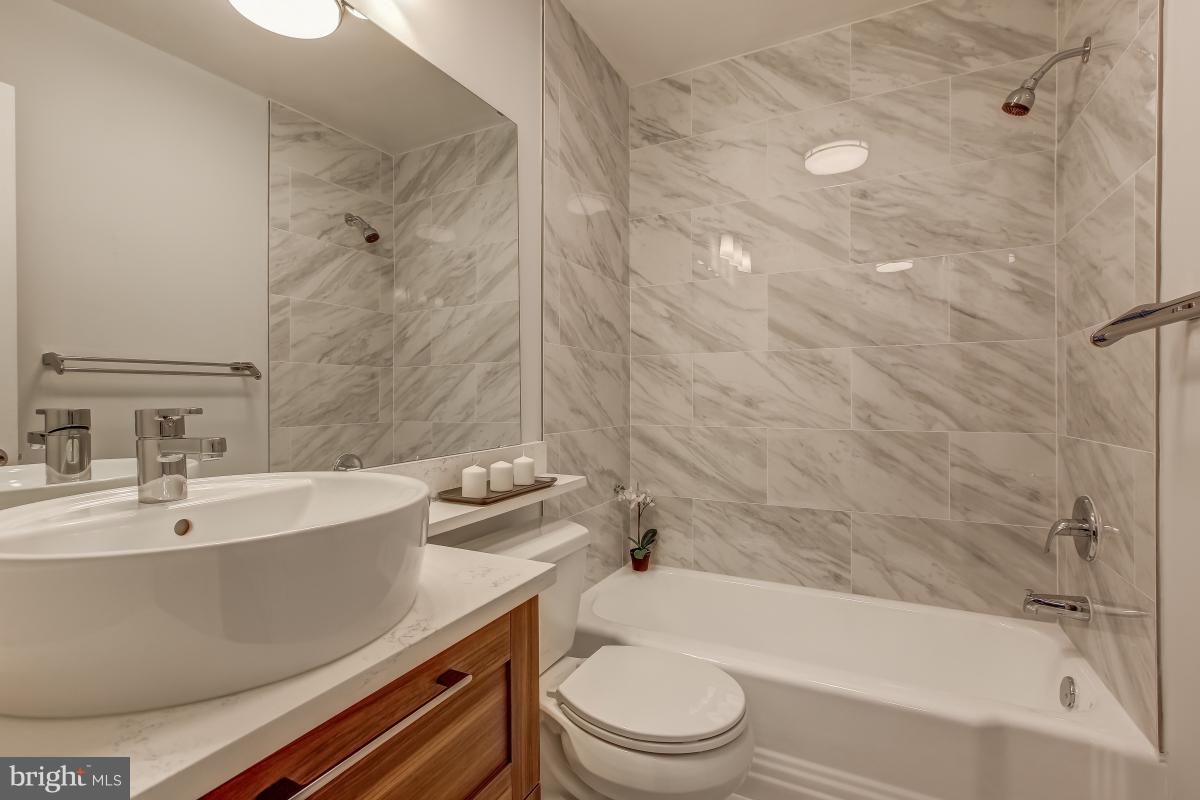 YORKTOWN CONDOMINIUM - Residential