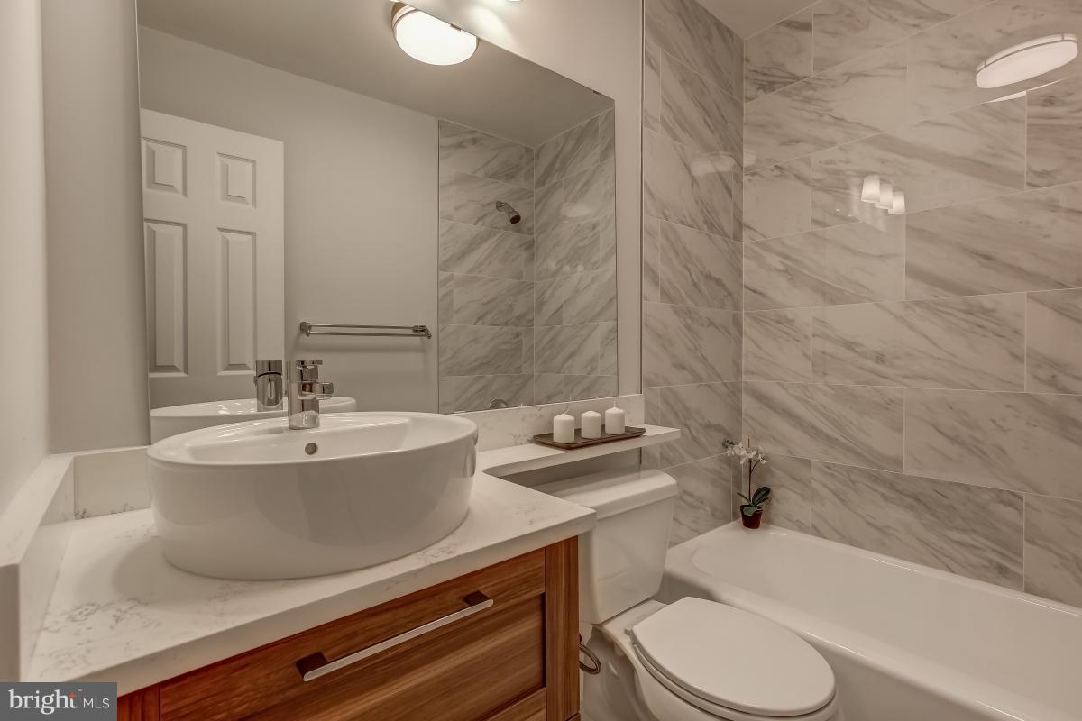 YORKTOWN CONDOMINIUM - Residential