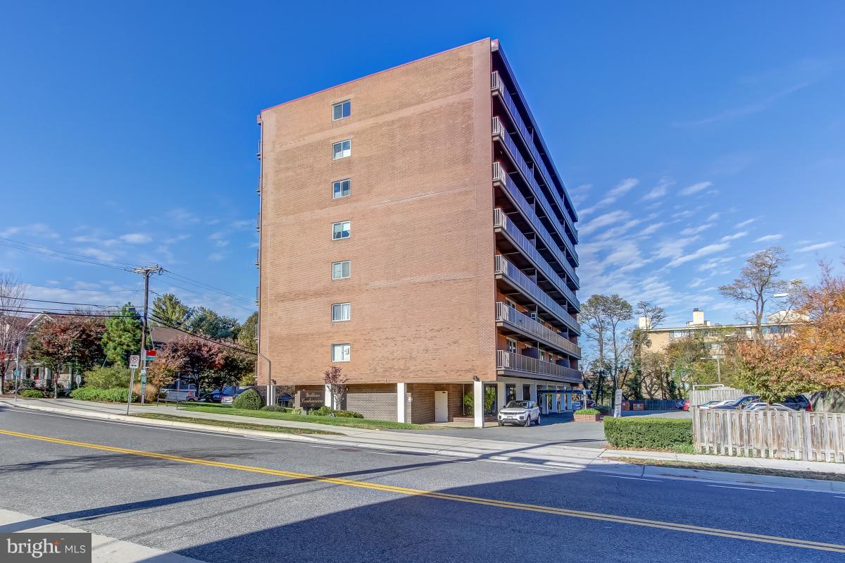 YORKTOWN CONDOMINIUM - Residential