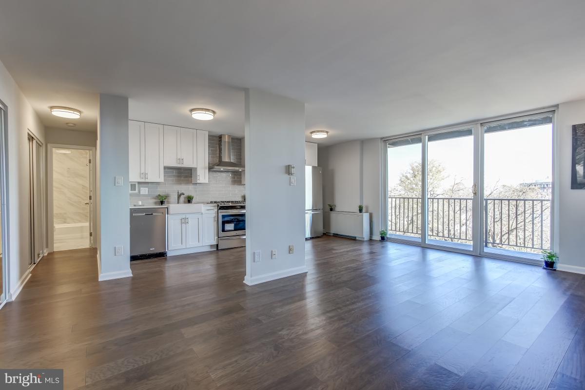 YORKTOWN CONDOMINIUM - Residential