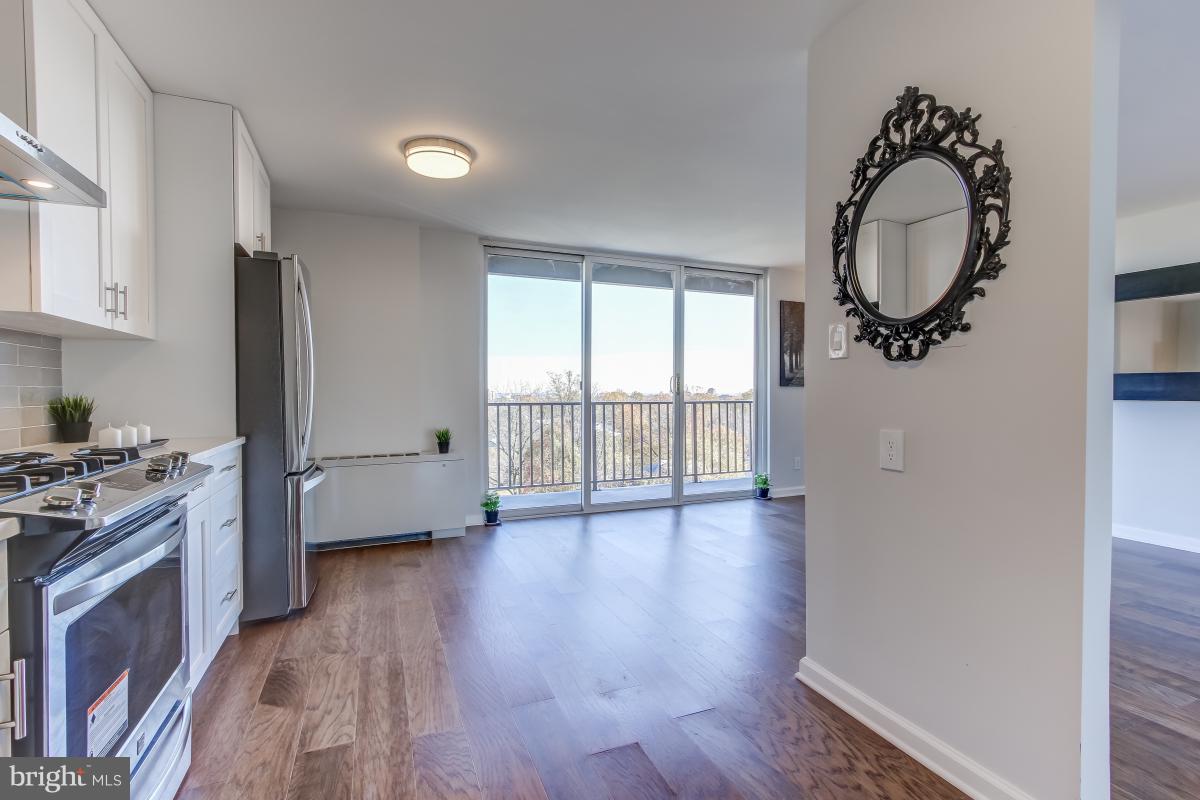 YORKTOWN CONDOMINIUM - Residential