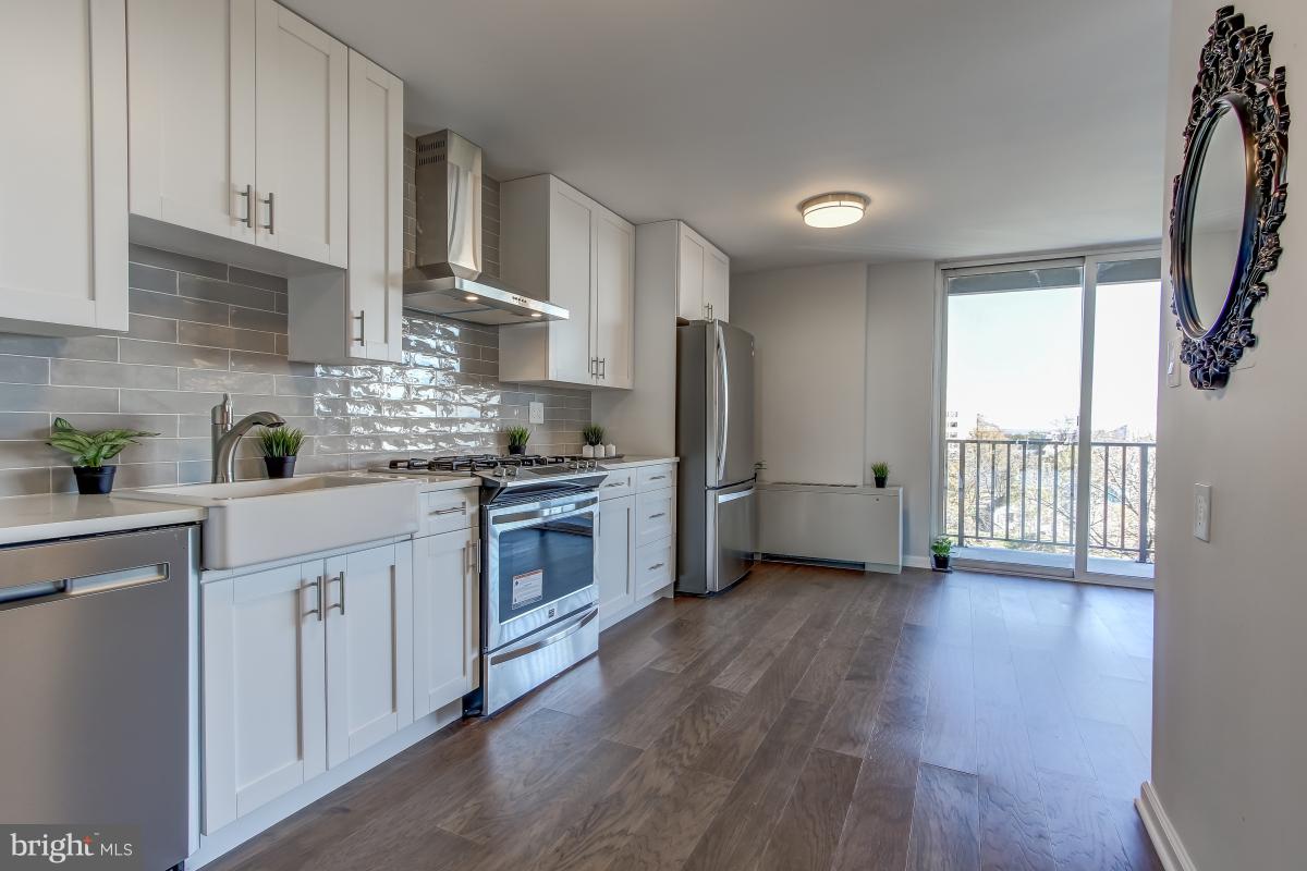 YORKTOWN CONDOMINIUM - Residential