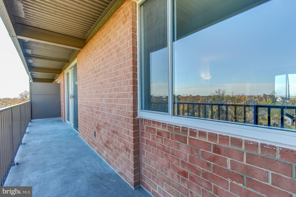 YORKTOWN CONDOMINIUM - Residential