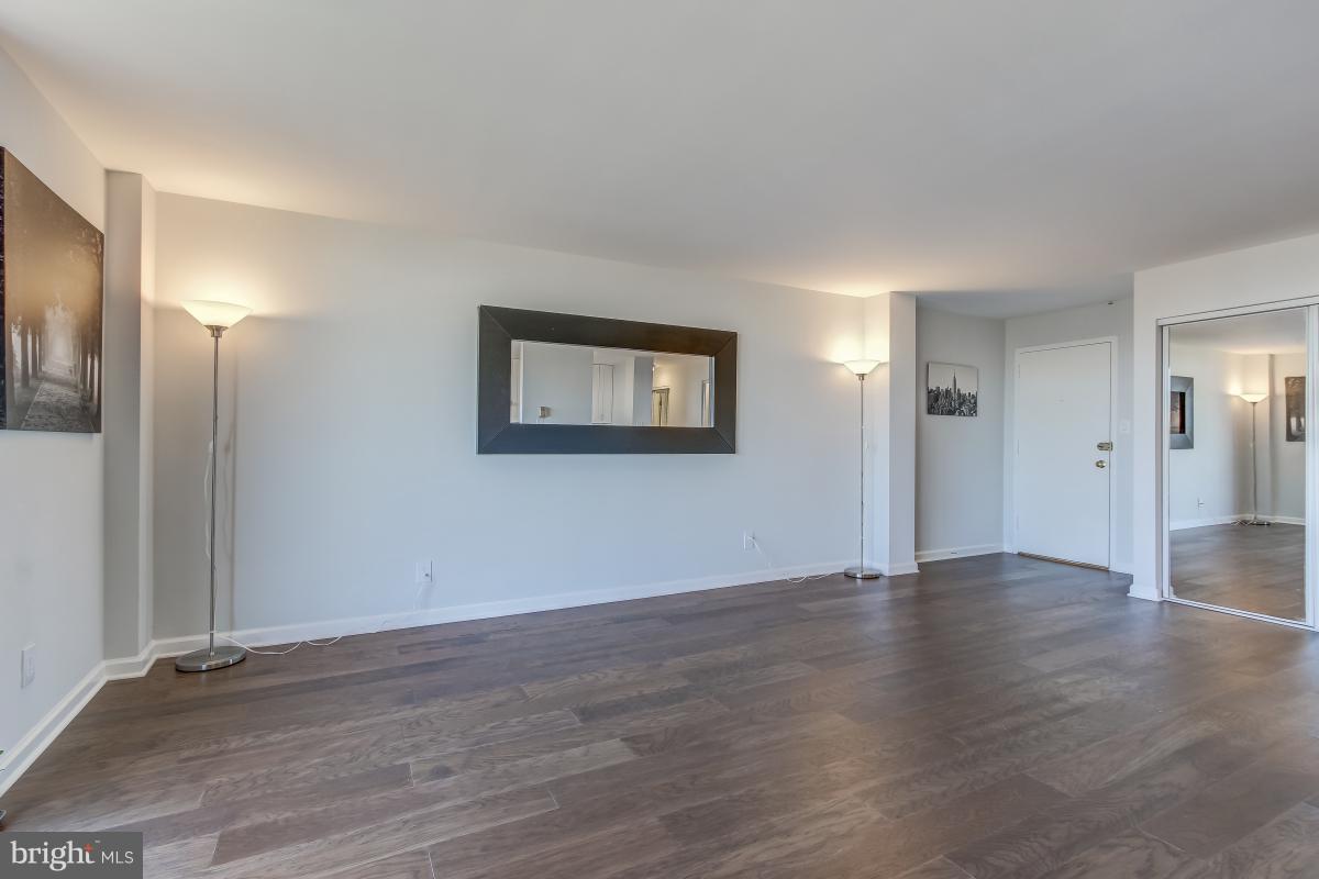 YORKTOWN CONDOMINIUM - Residential