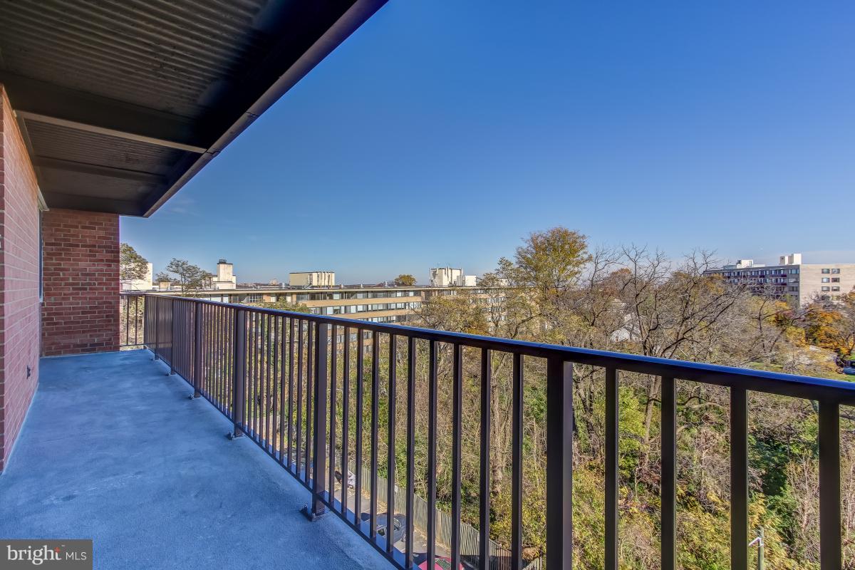 YORKTOWN CONDOMINIUM - Residential