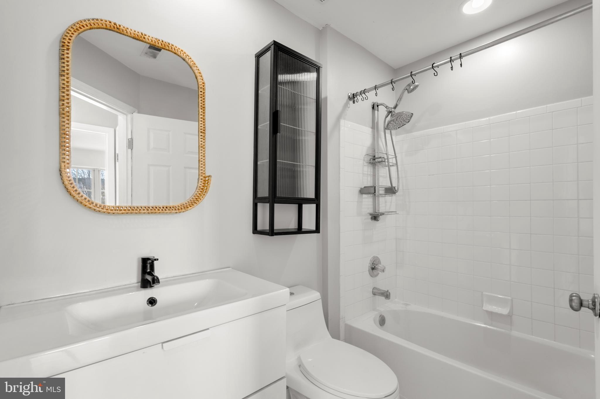 WINSTEN ESTATES - Residential