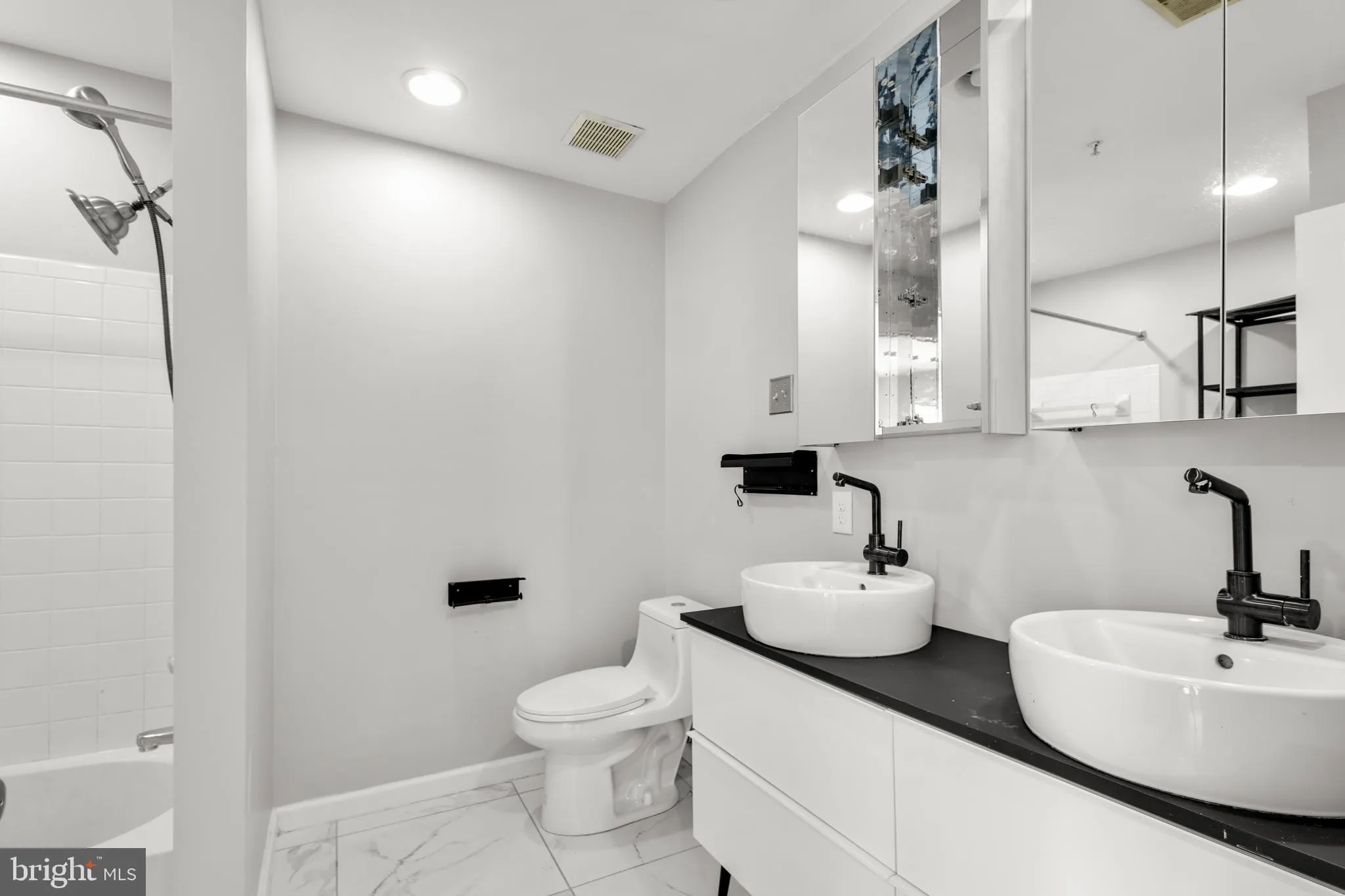 Baltimore, Maryland 21244, United States, 3 Bedrooms Bedrooms, ,3 BathroomsBathrooms,Residential,Pending,18190