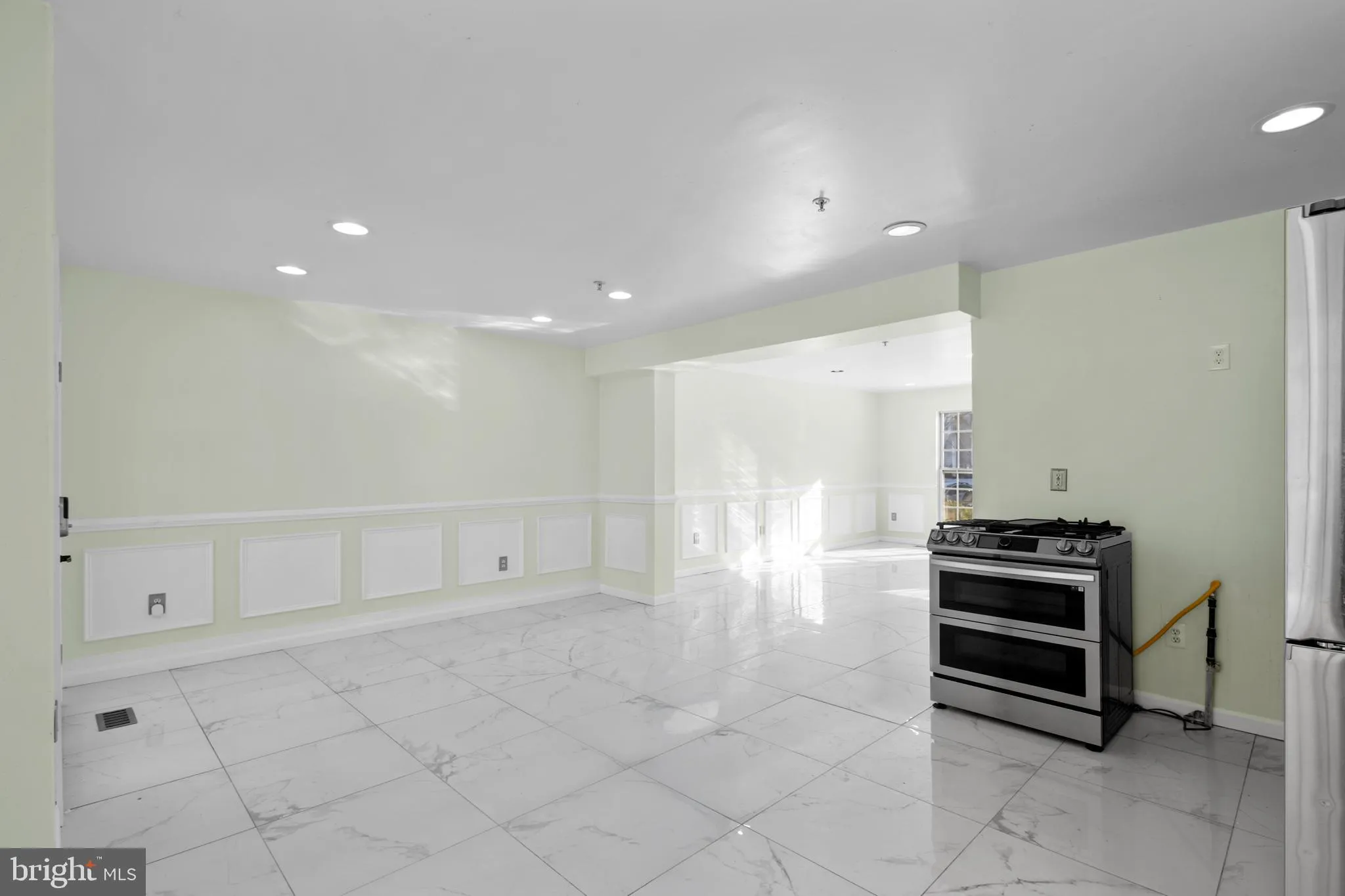 Baltimore, Maryland 21244, United States, 3 Bedrooms Bedrooms, ,3 BathroomsBathrooms,Residential,Pending,18190