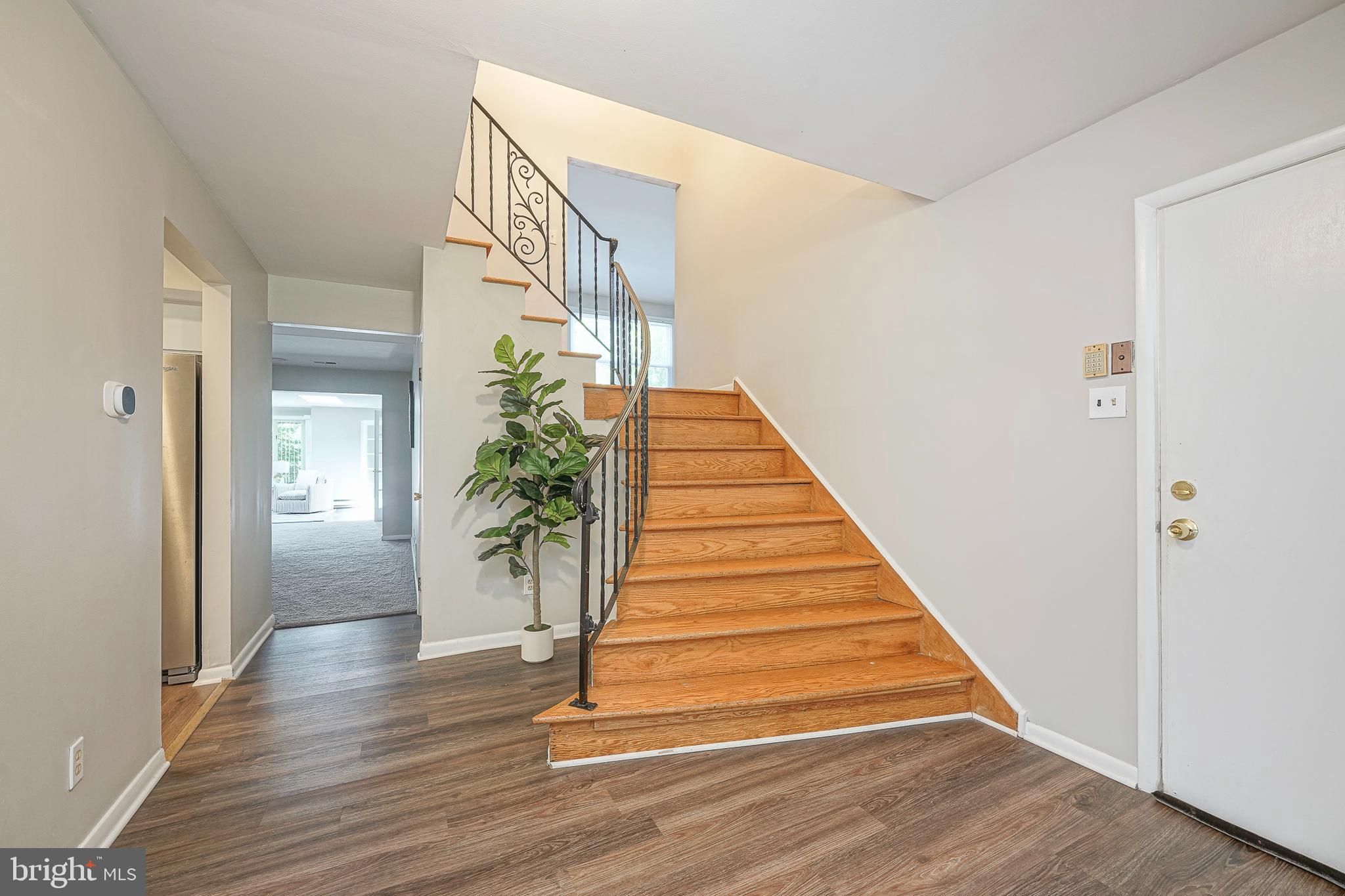 1016 EAGLE LANE