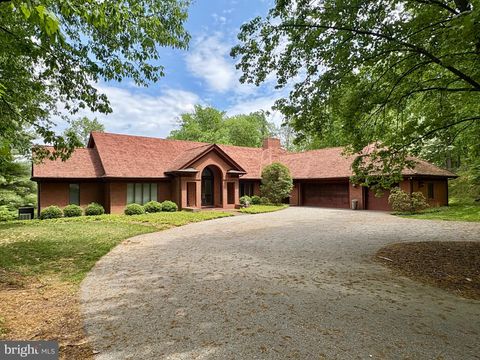 174 SPRINGHOUSE LANE SPRING GROVE PA 17362