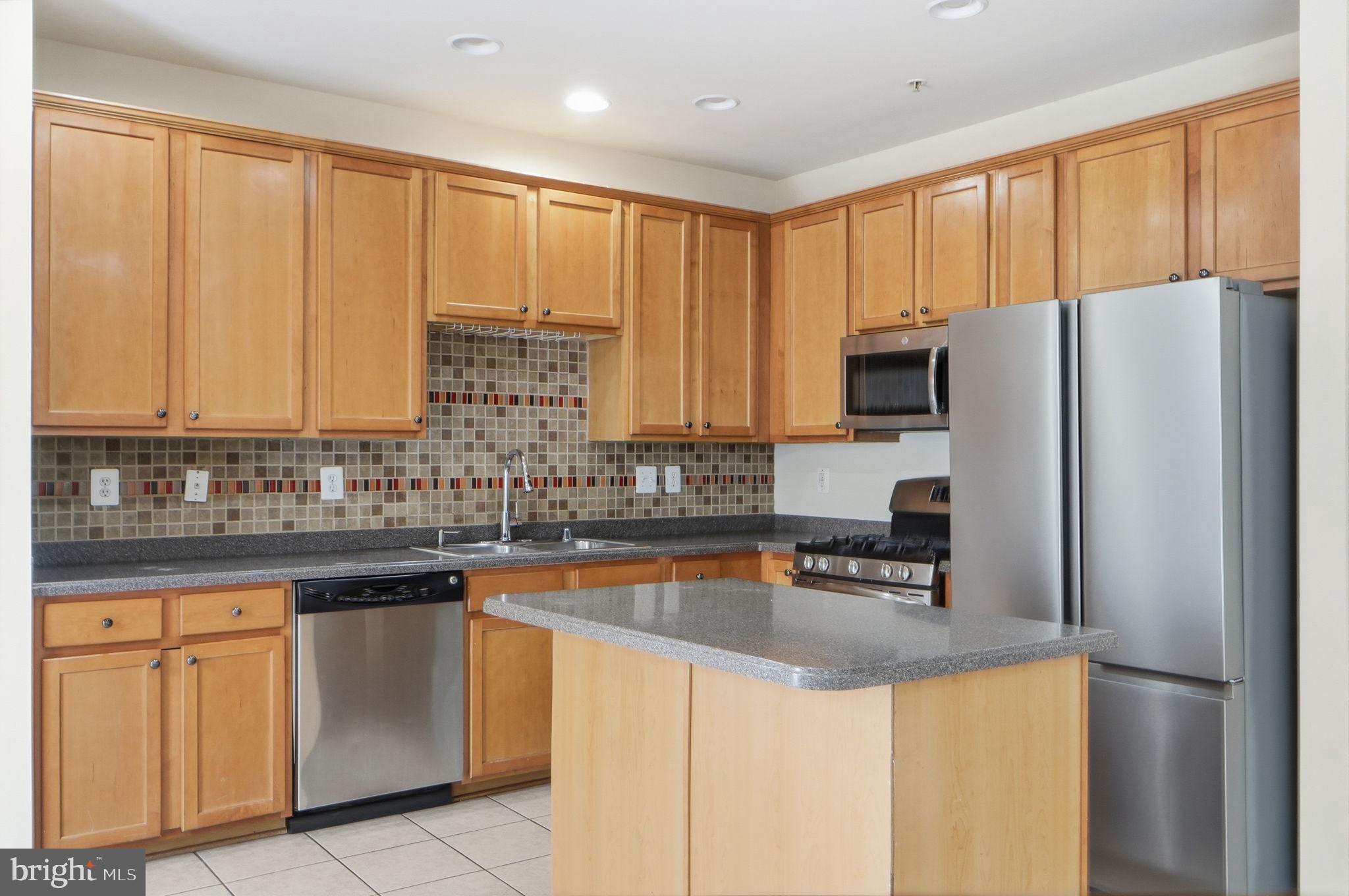 WATERS EDGE - Residential