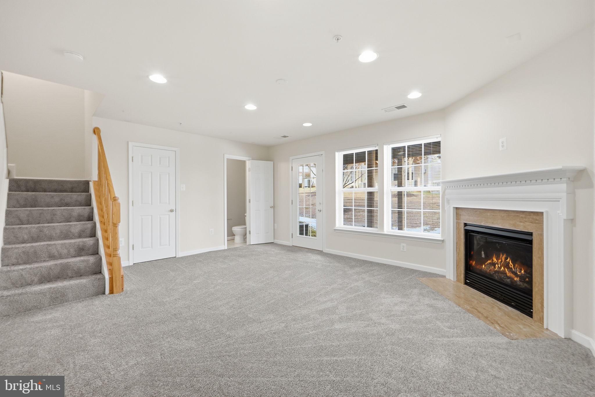 WATERS EDGE - Residential