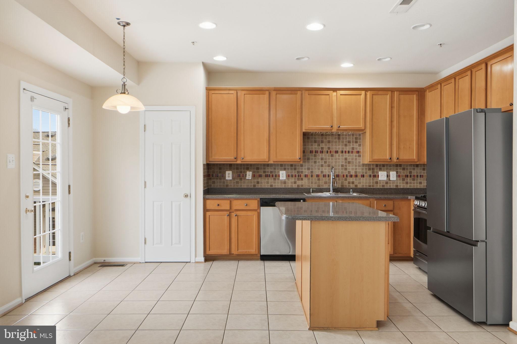 WATERS EDGE - Residential