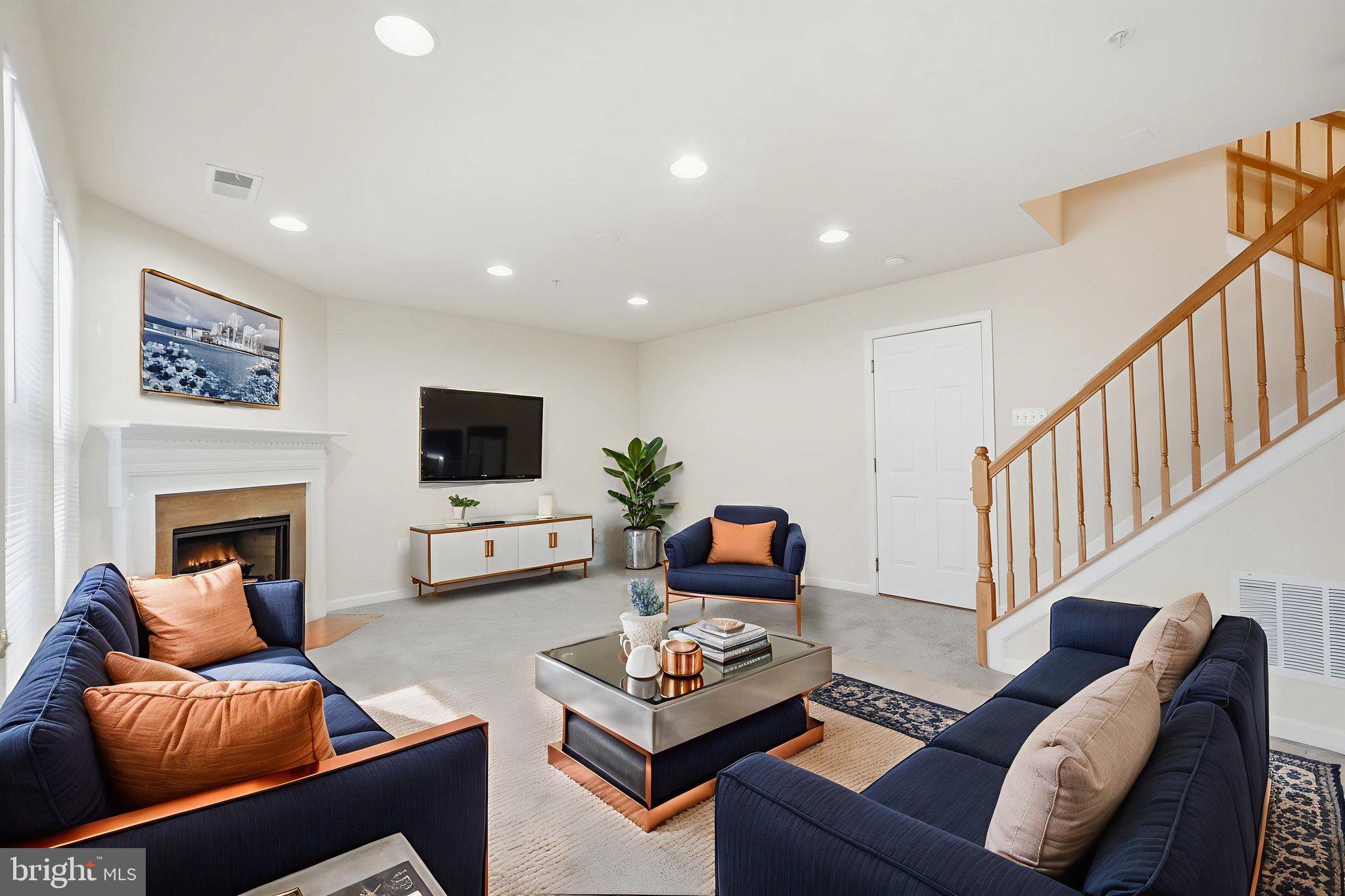 WATERS EDGE - Residential