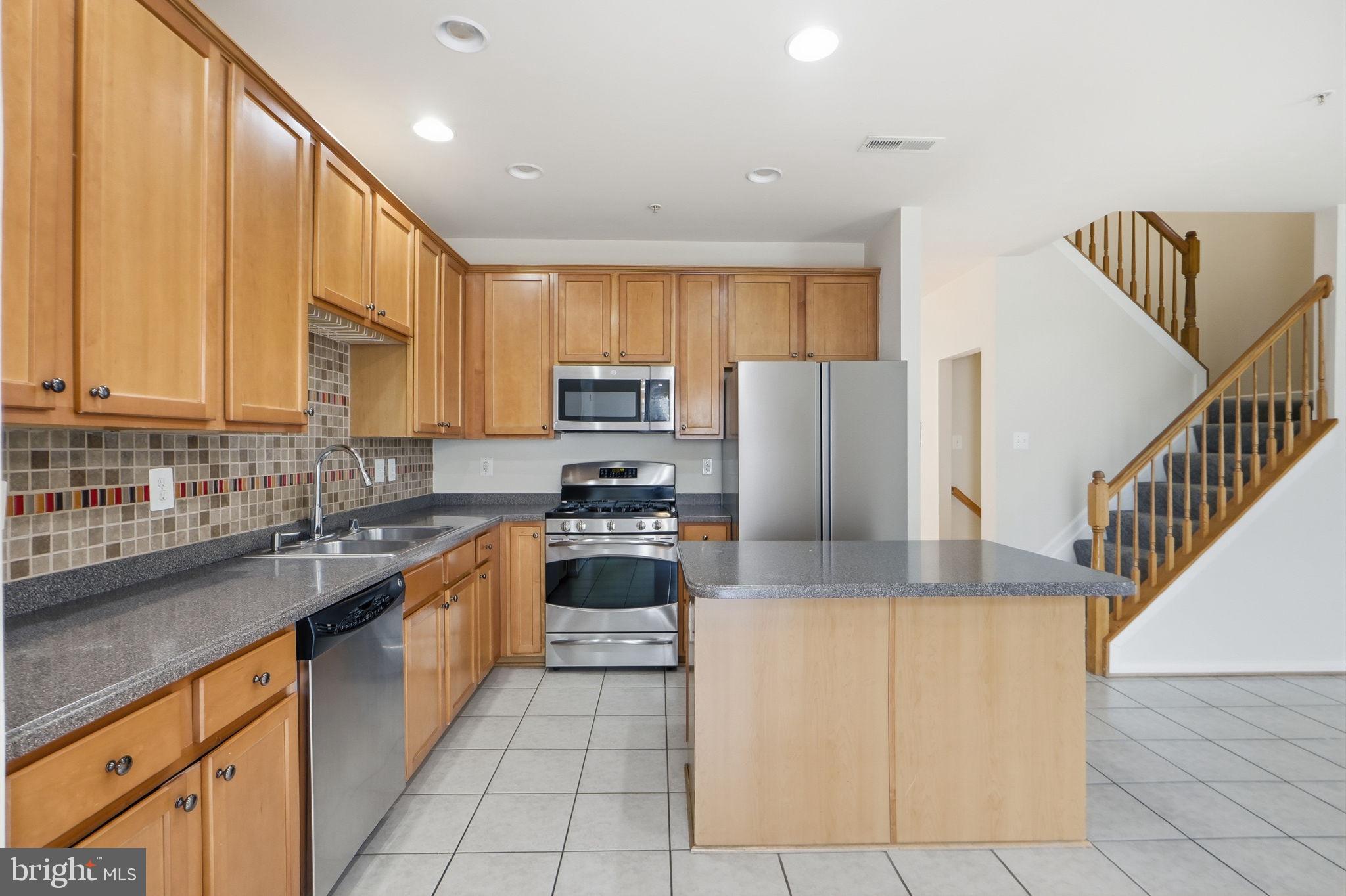 WATERS EDGE - Residential