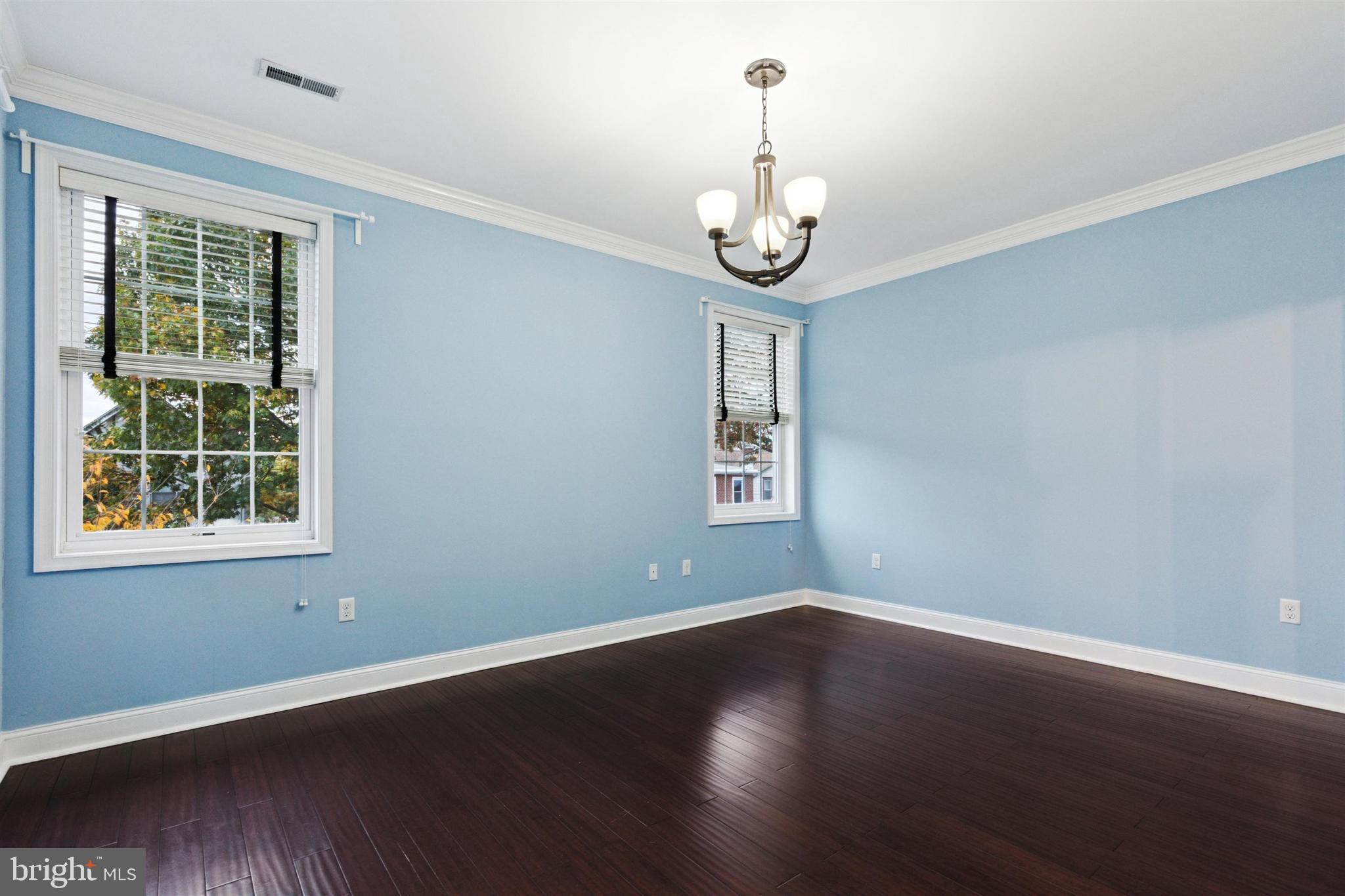 ROXBOROUGH - Residential