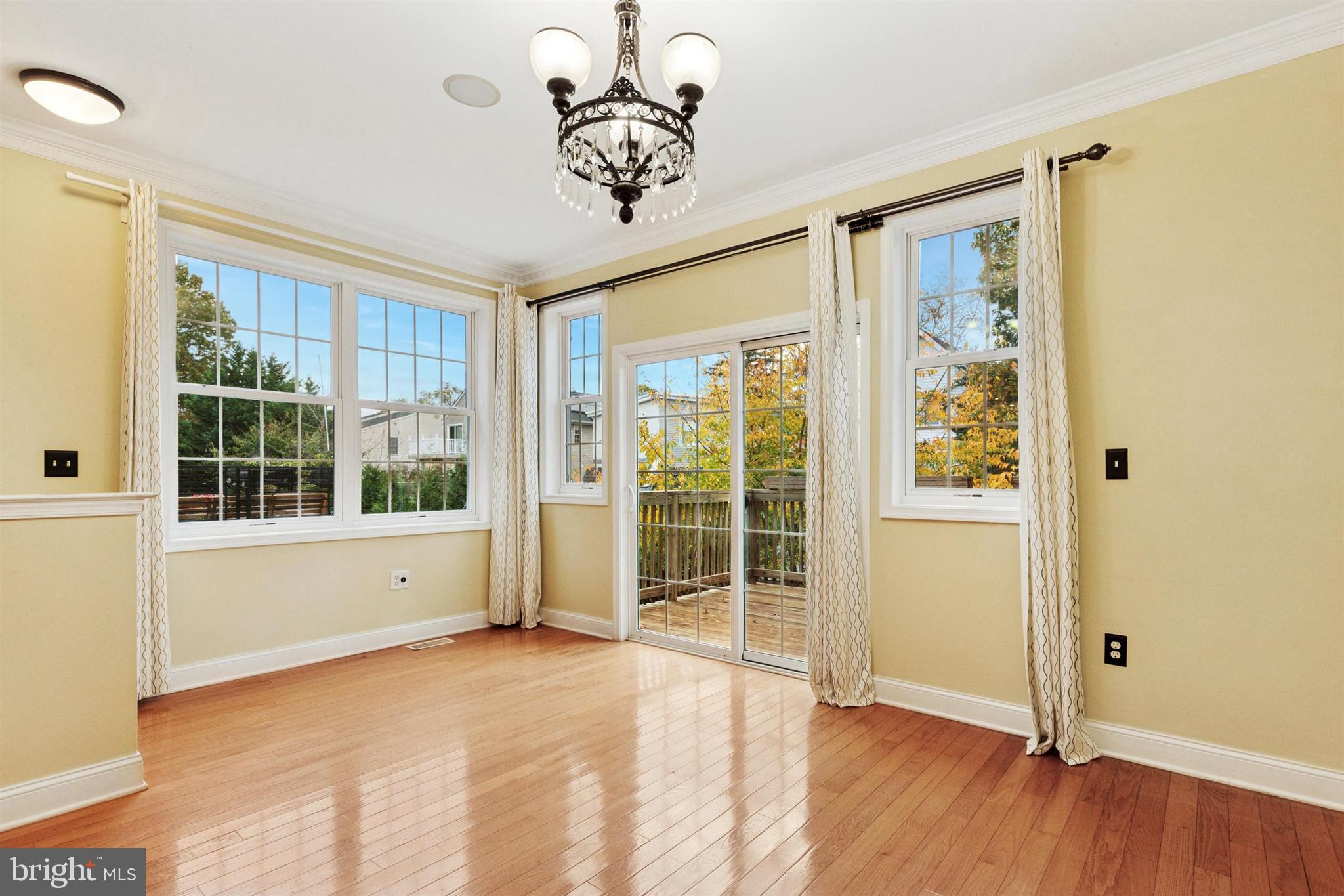 ROXBOROUGH - Residential