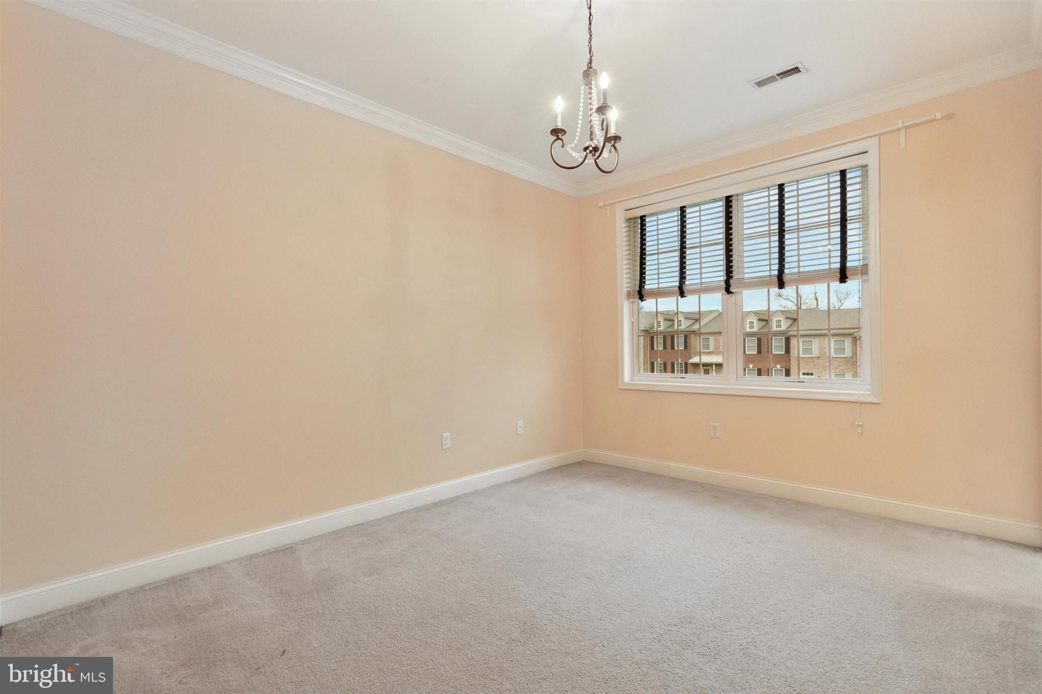 ROXBOROUGH - Residential